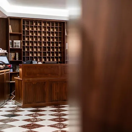 Palazzo Roma- Luxury Leading تيرانا