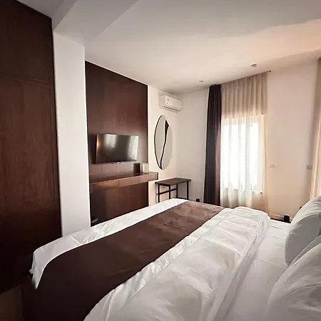 Palazzo Roma- Luxury Leading 4* Tiran