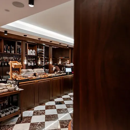 Hotel Palazzo Roma- Luxury Leading 4*