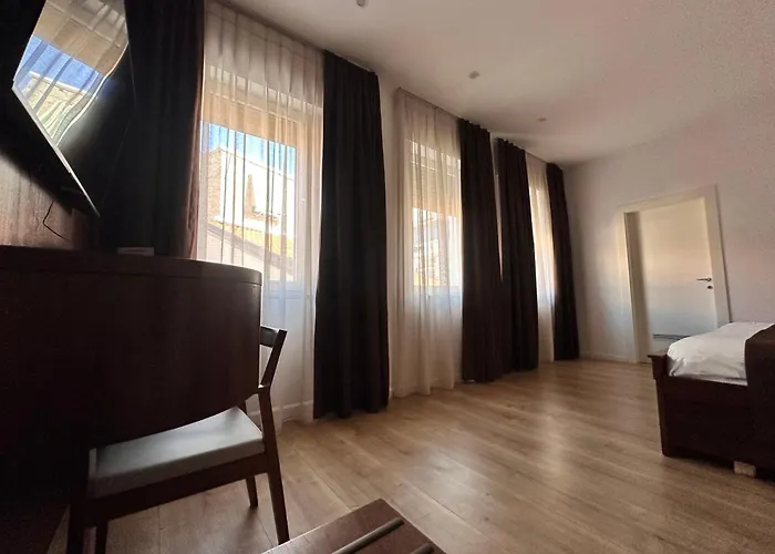 Palazzo Roma- Luxury Leading 호텔 티라나